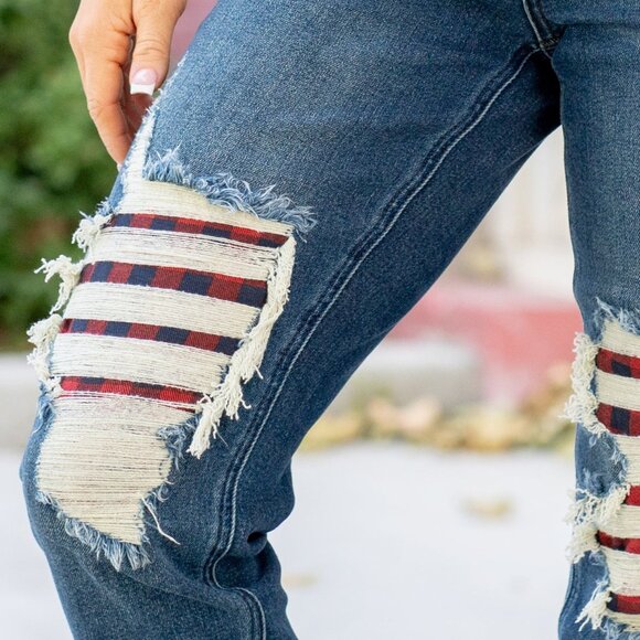 NWT Judy Blue Buffalo Plaid Patch Mid Rise Cuffed Boyfriend Jeans l Plus Size 24 - Picture 4 of 10